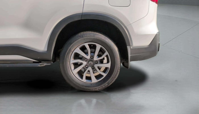 2024 Mahindra SCORPIO-N Z8 L PETROL AT 7 STR, Petrol, Automatic, 5,142 km, Left Rear Wheel