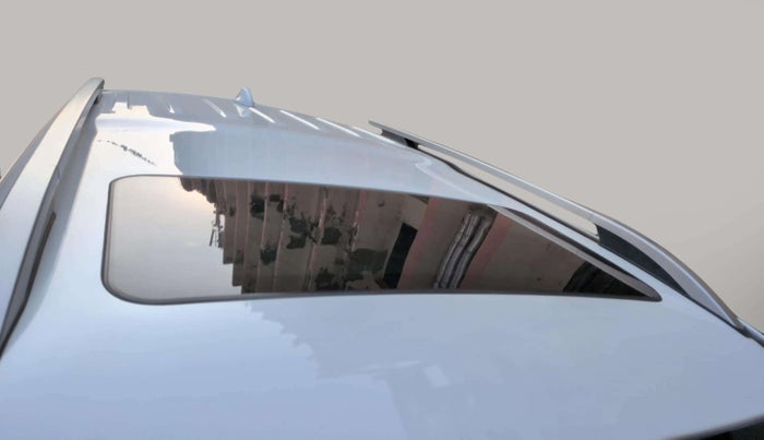 2024 Mahindra SCORPIO-N Z8 L PETROL AT 7 STR, Petrol, Automatic, 5,142 km, Moonroof/ Sunroof