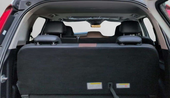 2024 Mahindra SCORPIO-N Z8 L PETROL AT 7 STR, Petrol, Automatic, 5,142 km, Boot Inside