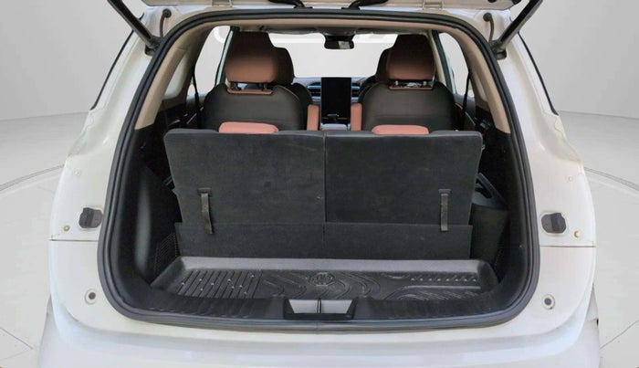 2024 MG HECTOR PLUS SAVVY PRO 1.5 TURBO CVT 6 STR, Petrol, Automatic, 3,244 km, Boot Inside