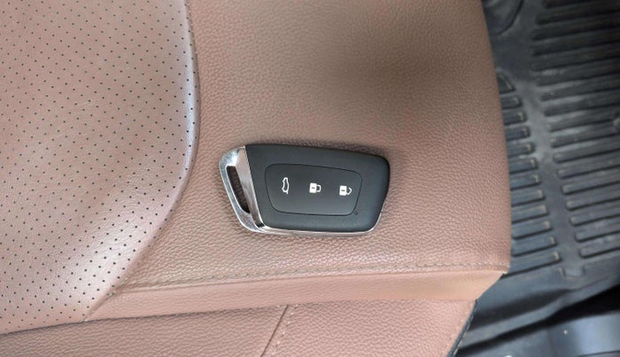 2024 MG HECTOR PLUS SAVVY PRO 1.5 TURBO CVT 6 STR, Petrol, Automatic, 3,244 km, Key Close Up