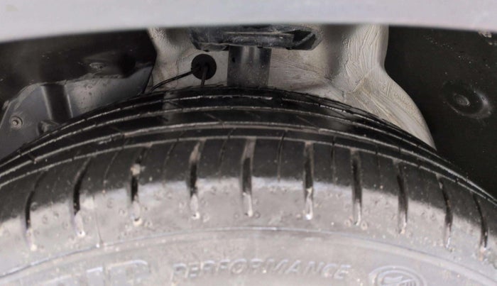 2024 MG HECTOR PLUS SAVVY PRO 1.5 TURBO CVT 6 STR, Petrol, Automatic, 3,244 km, Right Rear Tyre Tread