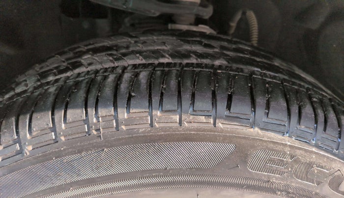 2022 Maruti XL6 ALPHA AT, Petrol, Automatic, 26,398 km, Left Rear Tyre Tread