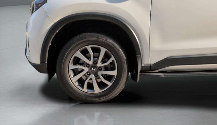 2022 Maruti XL6 ALPHA AT, Petrol, Automatic, 26,398 km, Left Front Wheel