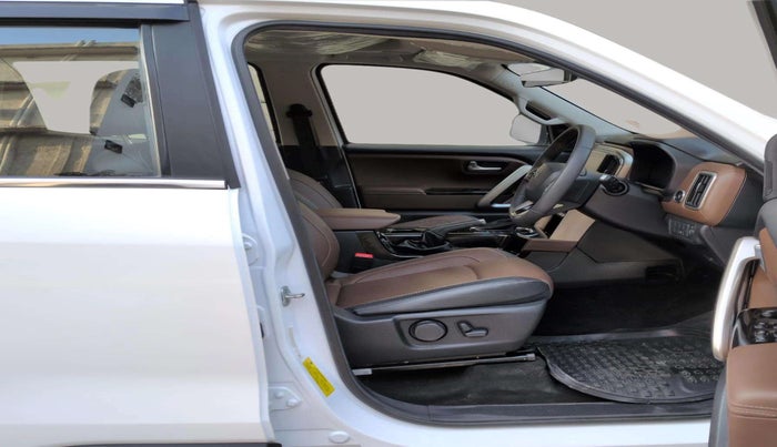 2022 Maruti XL6 ALPHA AT, Petrol, Automatic, 26,398 km, Right Side Front Door Cabin