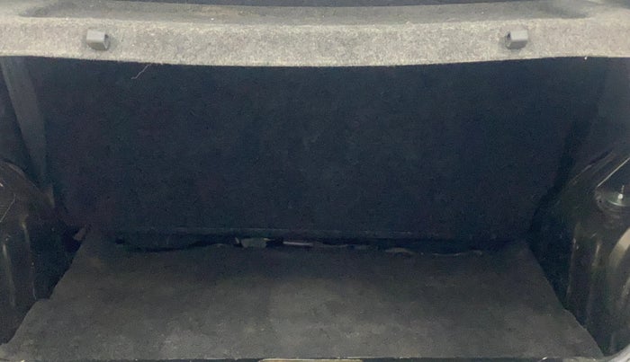 2017 Renault Kwid RXT 1.0 AMT, Petrol, Automatic, 1,05,200 km, Boot Inside