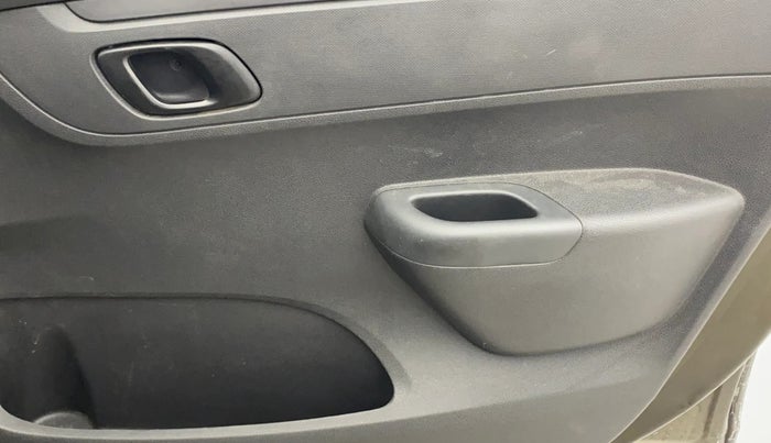 2015 Renault Kwid RXT 0.8, Petrol, Manual, 42,768 km, Driver Side Door Panels Control