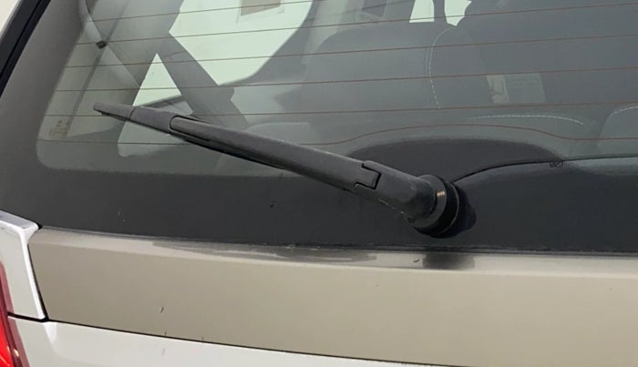 2018 Tata Hexa XT 4X2 7 STR, Diesel, Manual, 1,01,248 km, Rear Wiper