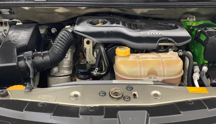 2018 Tata Hexa XT 4X2 7 STR, Diesel, Manual, 1,01,248 km, Engine View