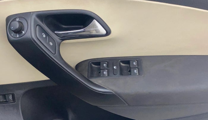 2018 Skoda Rapid AMBITION 1.5 TDI AT, Diesel, Automatic, 1,24,743 km, Driver Side Door Panels Control