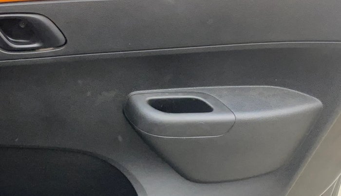 2019 Renault Kwid CLIMBER 1.0 AMT, Petrol, Automatic, 33,204 km, Driver Side Door Panels Control