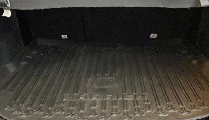 2021 Tata Harrier XZA 2.0L, Diesel, Automatic, 70,593 km, Boot Inside