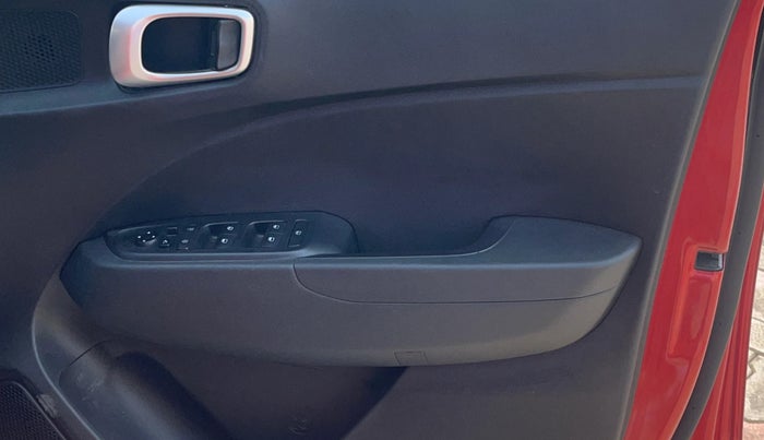 2019 Hyundai VENUE SX 1.0 TURBO, Petrol, Manual, 58,526 km, Driver Side Door Panels Control