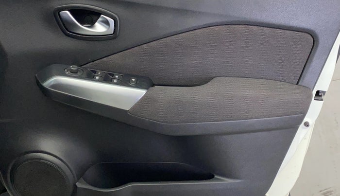 2020 Nissan Kicks XV TURBO 1.3, Petrol, Manual, 38,663 km, Driver Side Door Panels Control