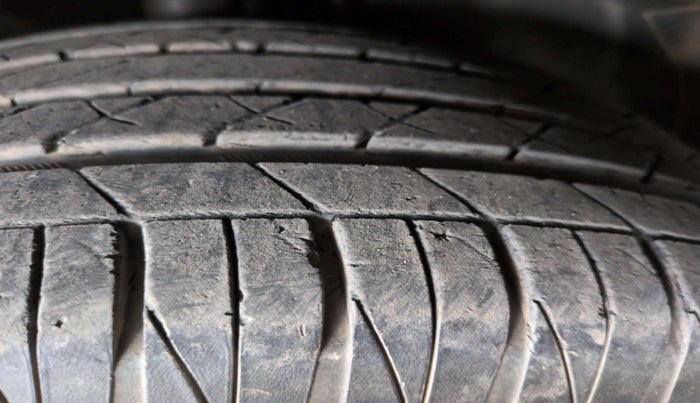 2020 KIA SONET GTX PLUS 1.5, Diesel, Manual, 34,389 km, Right Front Tyre Tread