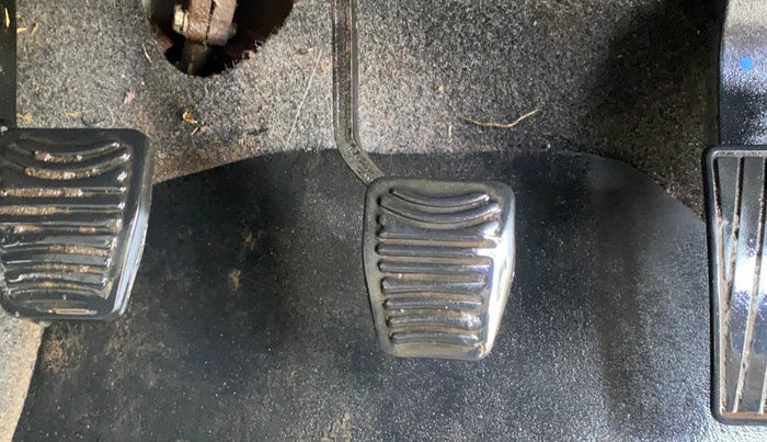 2017 Mahindra Kuv100 K8 D 6 STR, Diesel, Manual, 58,613 km, Pedals