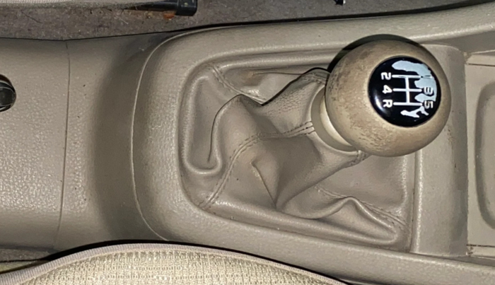 2015 Maruti Swift Dzire VDI, Diesel, Manual, 1,08,479 km, Gear Lever