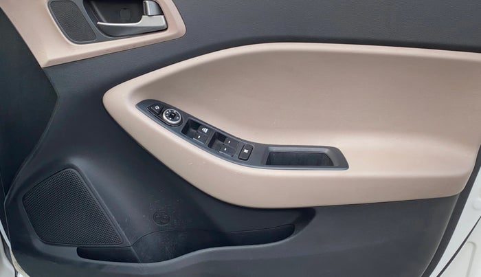 2017 Hyundai Elite i20 SPORTZ 1.2, Petrol, Manual, 37,236 km, Driver Side Door Panels Control