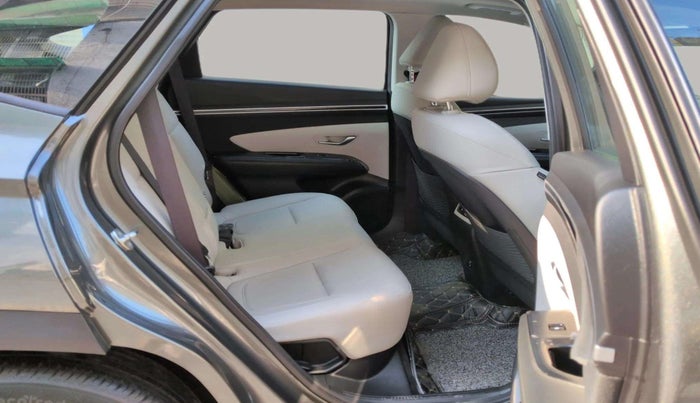 2022 Hyundai Tucson SIGNATURE 2.0 AT PETROL, Petrol, Automatic, 17,916 km, Right Side Rear Door Cabin