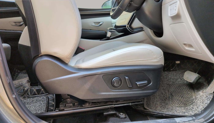 2022 Hyundai Tucson SIGNATURE 2.0 AT PETROL, Petrol, Automatic, 17,916 km, Driver Side Adjustment Panel