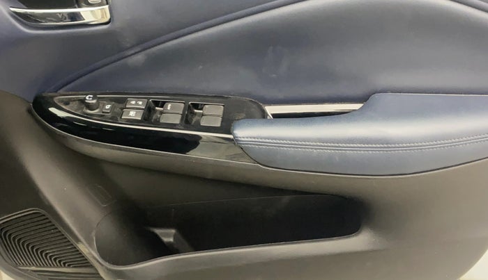 2022 Maruti Baleno ALPHA 1.2 AGS, Petrol, Automatic, 39,528 km, Driver Side Door Panels Control