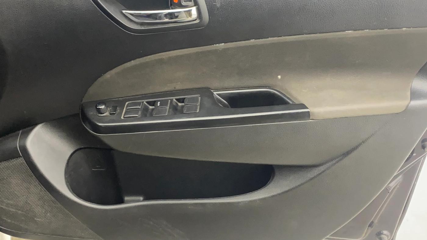 2017 Maruti Swift VXI, Petrol, Manual, 96,277 km, Driver Side Door Panels Control