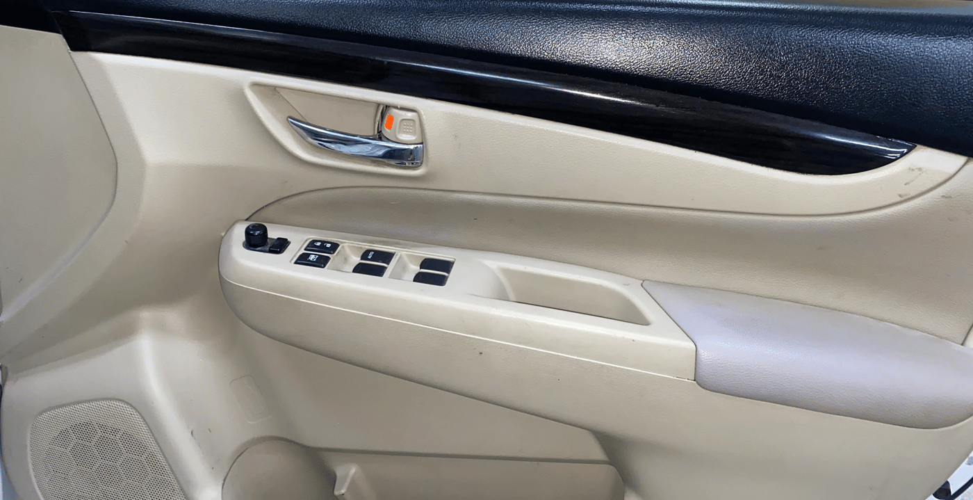 2017 Maruti Ciaz ZXI+, Petrol, Manual, 89,139 km, Driver Side Door Panels Control