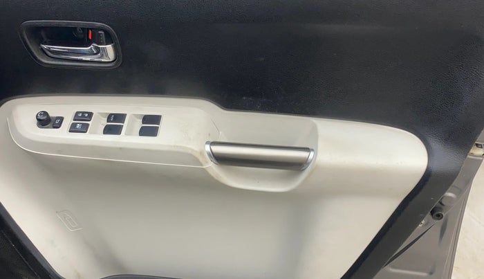 2017 Maruti IGNIS ZETA 1.2 AMT, Petrol, Automatic, 1,16,251 km, Driver Side Door Panels Control