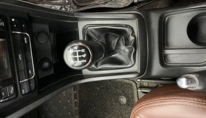 2021 Toyota URBAN CRUISER HIGH GRADE MT, Petrol, Manual, 66,071 km, Gear Lever