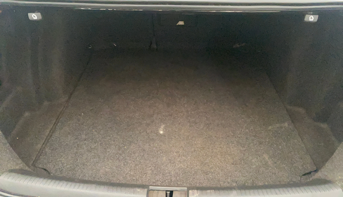 2015 Volkswagen Jetta HIGHLINE TDI AT, Diesel, Automatic, 1,35,517 km, Boot Inside