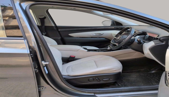 2024 Hyundai Tucson PLATINUM 2.0 AT PETROL, Petrol, Automatic, 14,376 km, Right Side Front Door Cabin