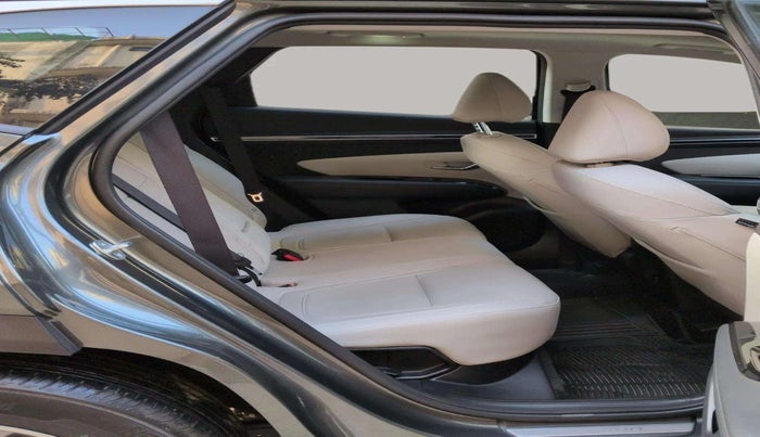 2024 Hyundai Tucson PLATINUM 2.0 AT PETROL, Petrol, Automatic, 14,376 km, Right Side Rear Door Cabin