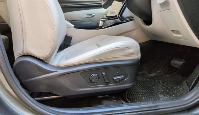 2024 Hyundai Tucson PLATINUM 2.0 AT PETROL, Petrol, Automatic, 14,376 km, Driver Side Adjustment Panel