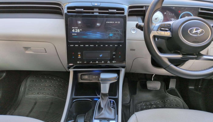 2024 Hyundai Tucson PLATINUM 2.0 AT PETROL, Petrol, Automatic, 14,376 km, Air Conditioner