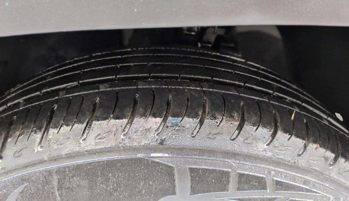 2024 Hyundai Tucson PLATINUM 2.0 AT PETROL, Petrol, Automatic, 14,376 km, Right Front Tyre Tread