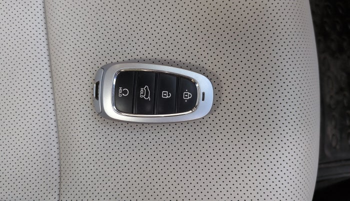 2024 Hyundai Tucson PLATINUM 2.0 AT PETROL, Petrol, Automatic, 14,376 km, Key Close Up