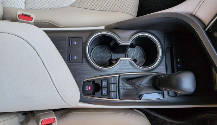 2024 Toyota Camry HYBRID, Hybrid, Automatic, 5,399 km, Gear Lever