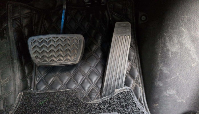 2024 Toyota Camry HYBRID, Hybrid, Automatic, 5,399 km, Pedals