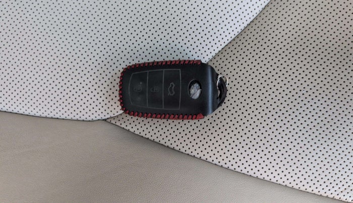 2024 Toyota Camry HYBRID, Hybrid, Automatic, 5,399 km, Key Close Up