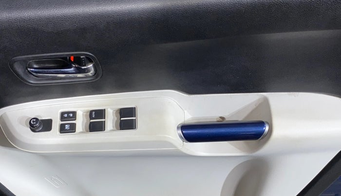 2020 Maruti IGNIS DELTA 1.2 AMT, Petrol, Automatic, 79,536 km, Driver Side Door Panels Control