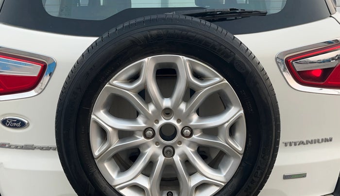 2015 Ford Ecosport TITANIUM 1.5L PETROL, Petrol, Manual, 1,01,340 km, Spare Tyre