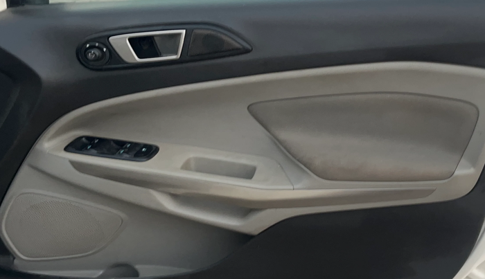 2015 Ford Ecosport TITANIUM 1.5L PETROL, Petrol, Manual, 1,01,340 km, Driver Side Door Panels Control