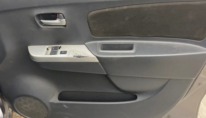 2012 Maruti Wagon R 1.0 LXI, Petrol, Manual, 81,230 km, Driver Side Door Panels Control