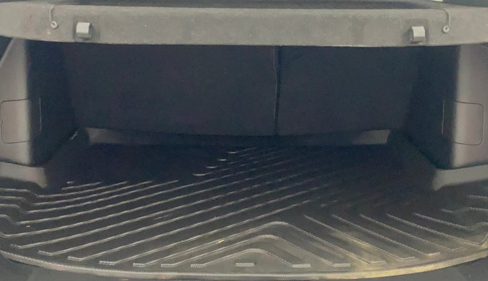 2023 Maruti Grand Vitara DELTA SMART HYBRID AT, Petrol, Automatic, 51,190 km, Boot Inside