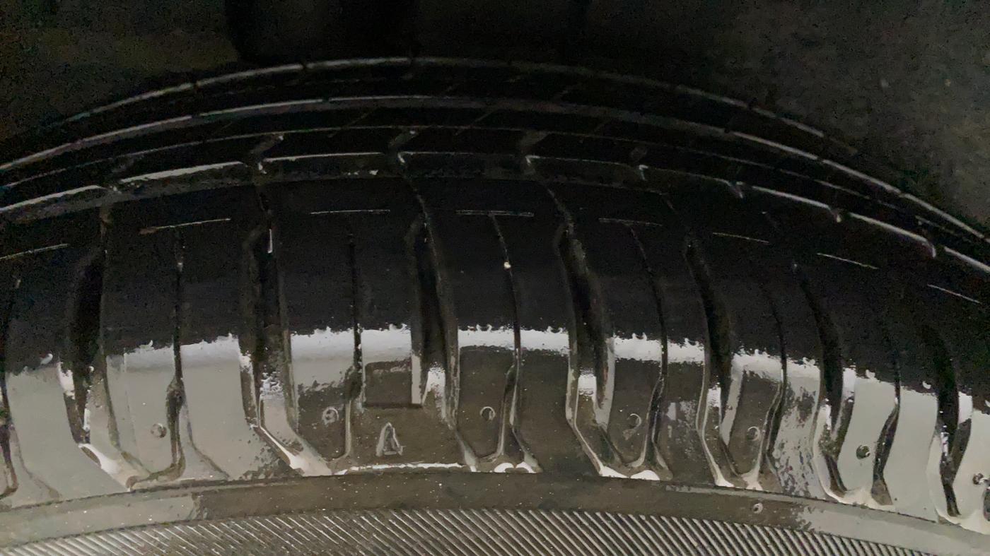 2015 Maruti Ertiga VXI CNG, CNG, Manual, 67,230 km, Left Rear Tyre Tread