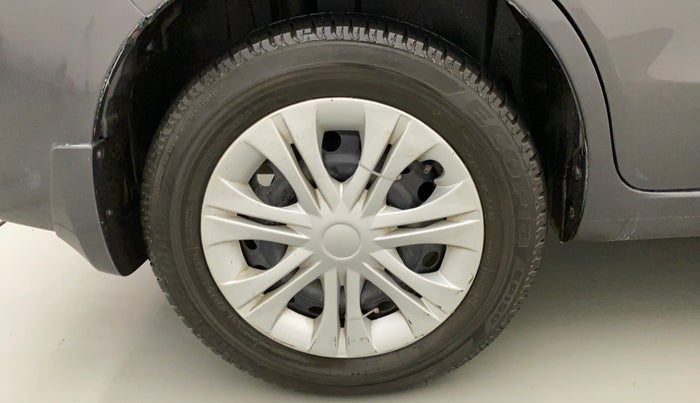 2015 Maruti Ertiga VXI CNG, CNG, Manual, 67,230 km, Right Rear Wheel