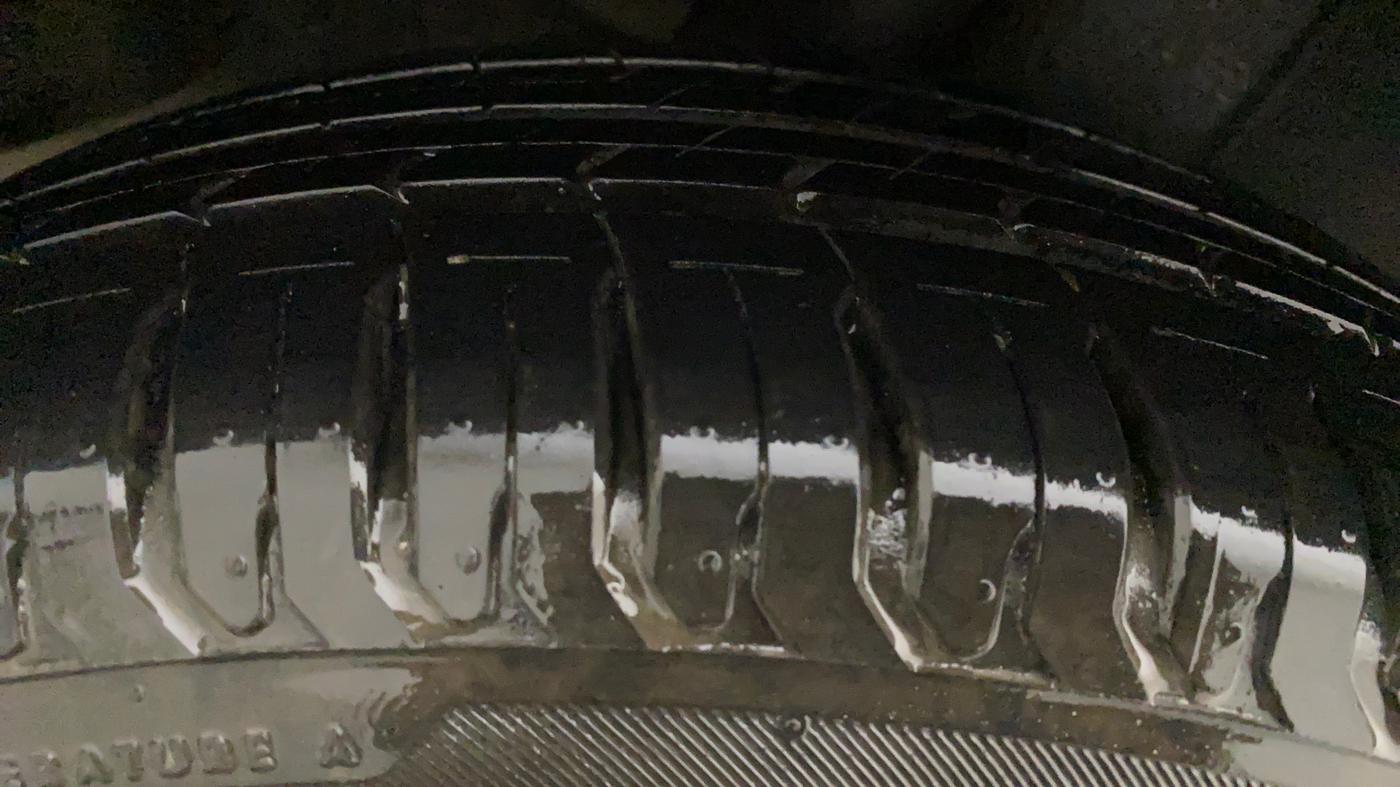 2015 Maruti Ertiga VXI CNG, CNG, Manual, 67,230 km, Right Rear Tyre Tread