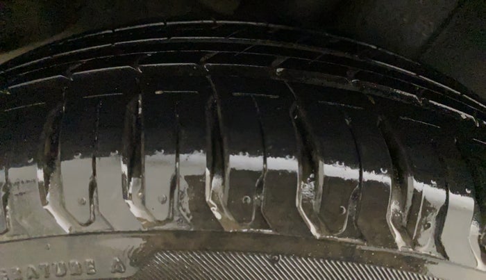 2015 Maruti Ertiga VXI CNG, CNG, Manual, 67,230 km, Right Rear Tyre Tread