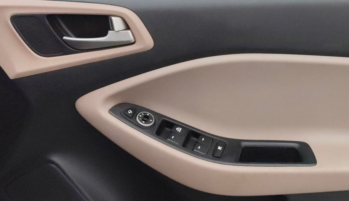 2018 Hyundai Elite i20 ASTA 1.2, Petrol, Manual, 37,545 km, Driver Side Door Panels Control