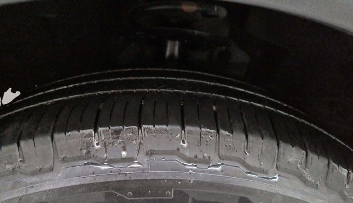 2024 Mahindra XUV700 AX 7 LUXURY D AT 7 STR, Diesel, Automatic, 20,913 km, Left Rear Tyre Tread